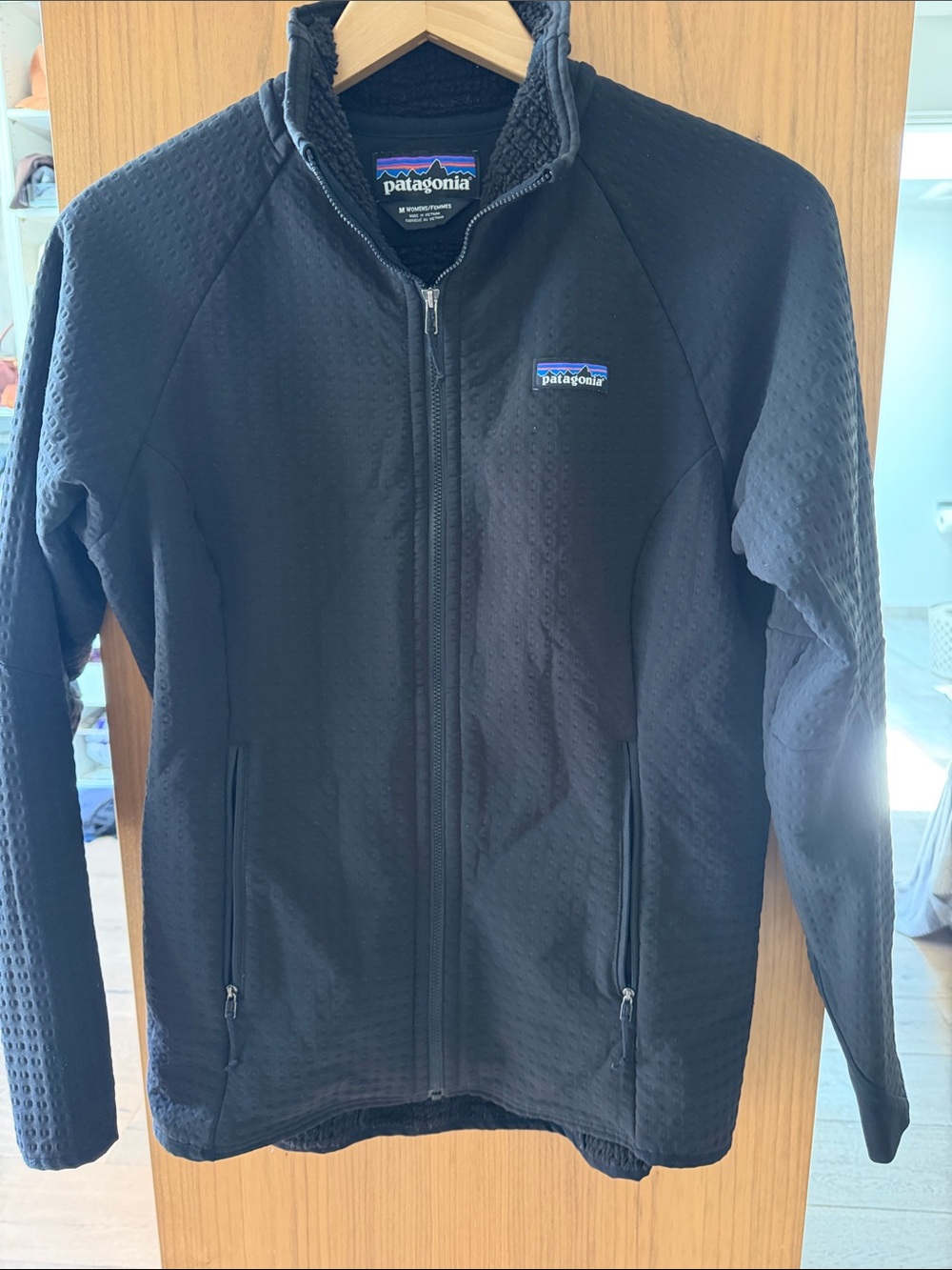 Patagonia R Black Full-Zip Fleece Jacket Women’s Medium